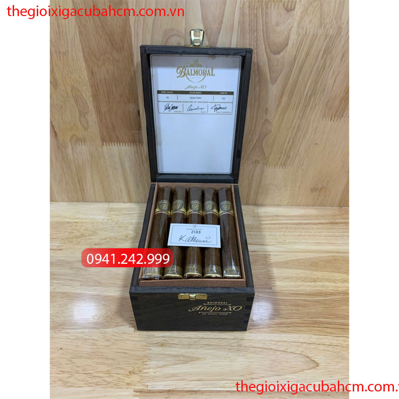 XÌ GÀ BALMORAL anejo-xo-toro-20 ANEJO XO TORO 25 ĐIẾU